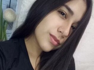 Jennifer_Stonne