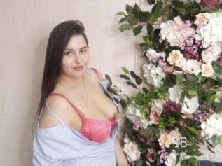 Sweet_monica18
