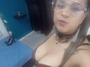 XLOLA_HUGETITSx